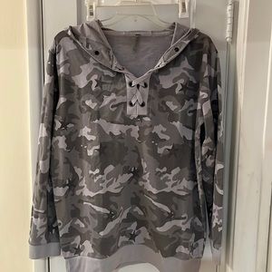 Honey Me camouflage pullover sweatshirt 3XL